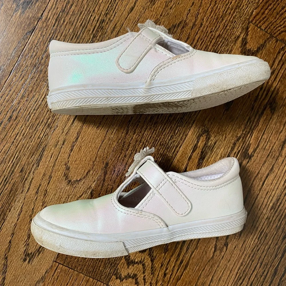 Keds- Daphne flower white pearlized toddler girl size 9.5 Mary Jane t-strap shoe
